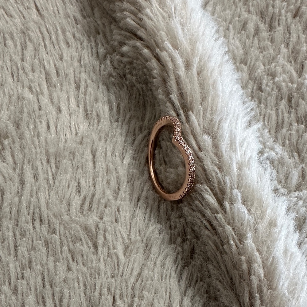 Pandora rose gold ring